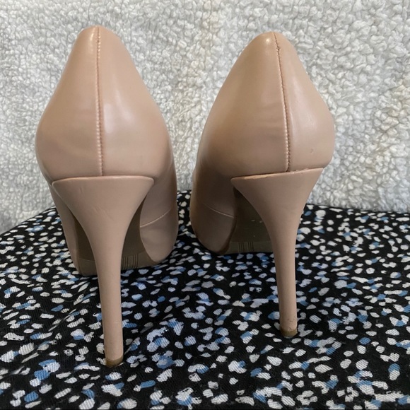 le château Cream Heels - Picture 3 of 5